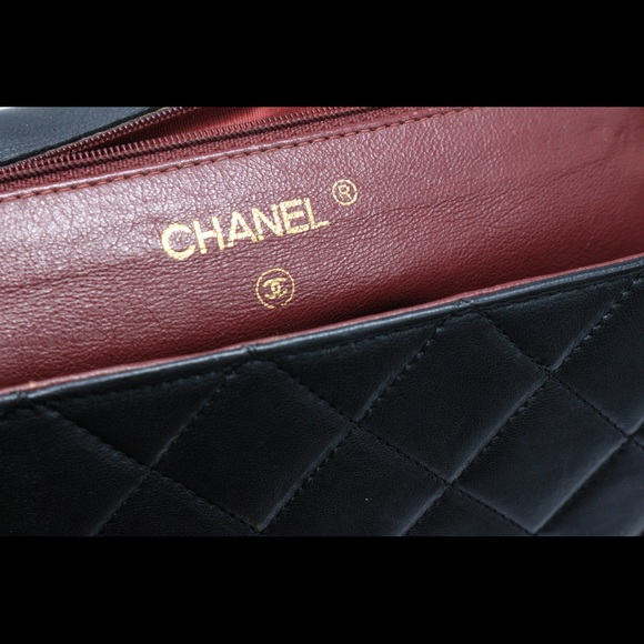 Chanel Vintage XL Maxi Flap in Black Lambskin - Picture 8 of 8
